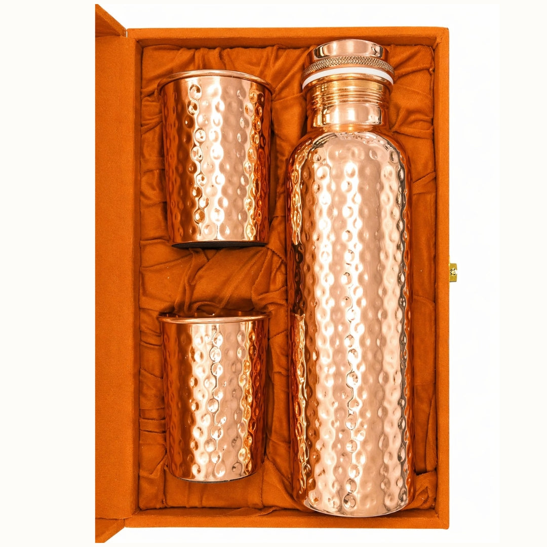 Ensemble Bouteille en Cuivre Martelé avec 2 Tasses – Coffret Cadeau Velours