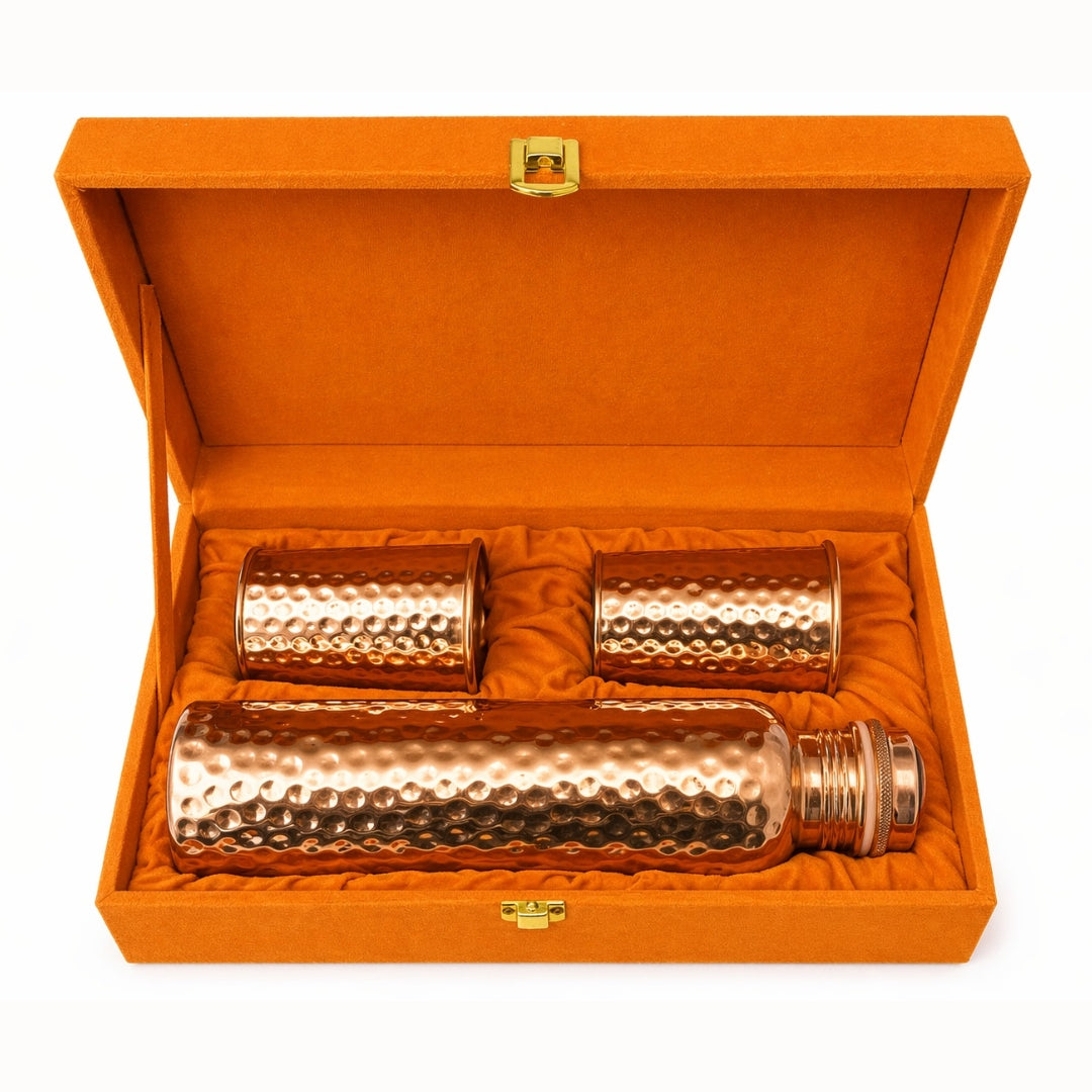 Ensemble Bouteille en Cuivre Martelé avec 2 Tasses – Coffret Cadeau Velours